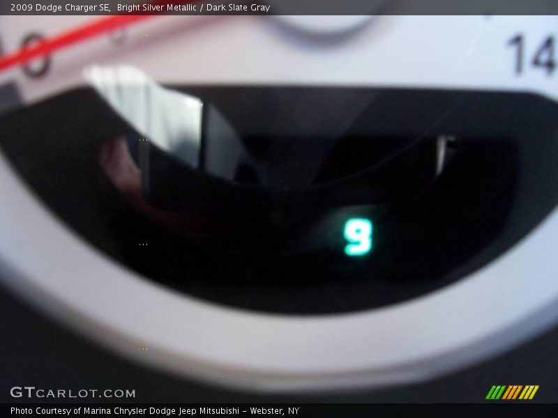 Bright Silver Metallic / Dark Slate Gray 2009 Dodge Charger SE