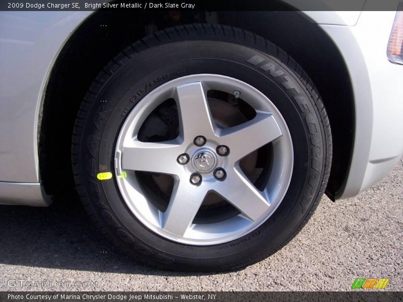 Bright Silver Metallic / Dark Slate Gray 2009 Dodge Charger SE