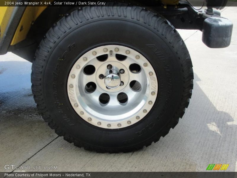 Solar Yellow / Dark Slate Gray 2004 Jeep Wrangler X 4x4