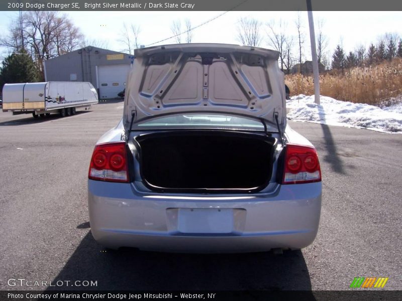 Bright Silver Metallic / Dark Slate Gray 2009 Dodge Charger SE
