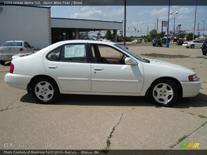 Alpine White Pearl / Blond 2000 Nissan Altima GLE