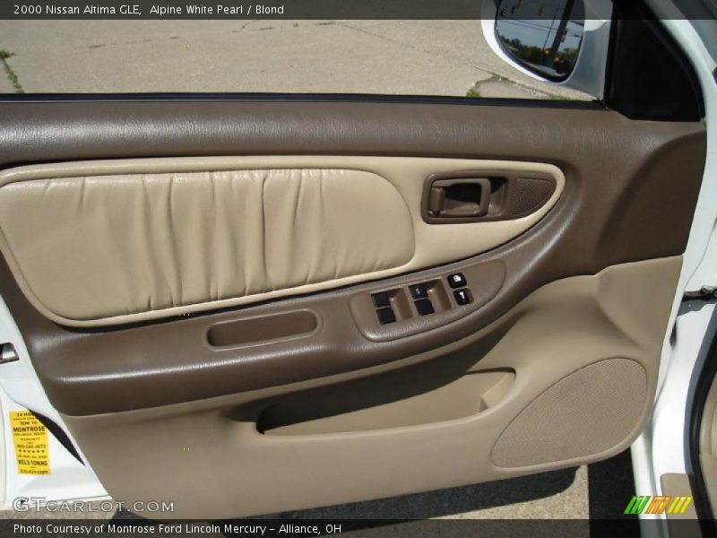 Alpine White Pearl / Blond 2000 Nissan Altima GLE