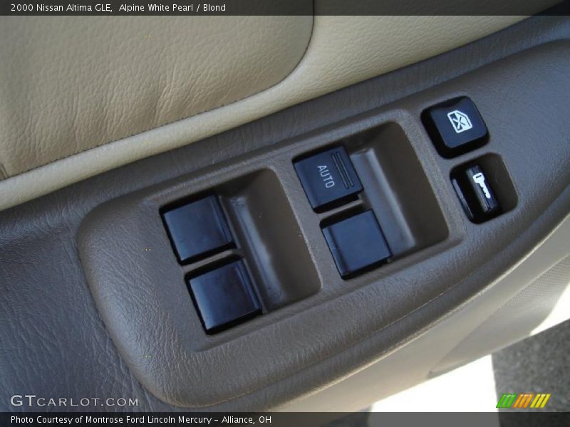 Alpine White Pearl / Blond 2000 Nissan Altima GLE