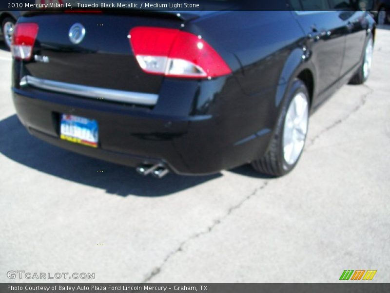 Tuxedo Black Metallic / Medium Light Stone 2010 Mercury Milan I4