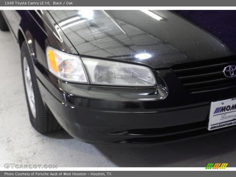 Black / Oak 1998 Toyota Camry LE V6