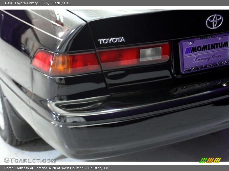 Black / Oak 1998 Toyota Camry LE V6