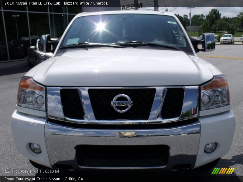 Blizzard White / Charcoal 2010 Nissan Titan LE Crew Cab