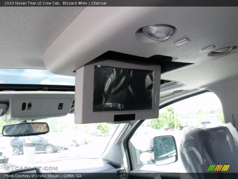 Blizzard White / Charcoal 2010 Nissan Titan LE Crew Cab