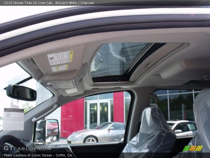Blizzard White / Charcoal 2010 Nissan Titan LE Crew Cab