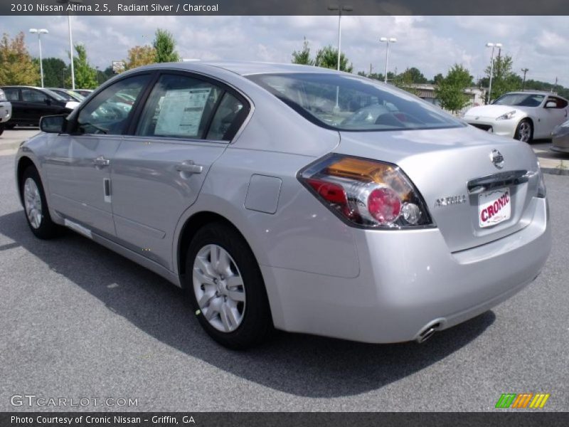 Radiant Silver / Charcoal 2010 Nissan Altima 2.5