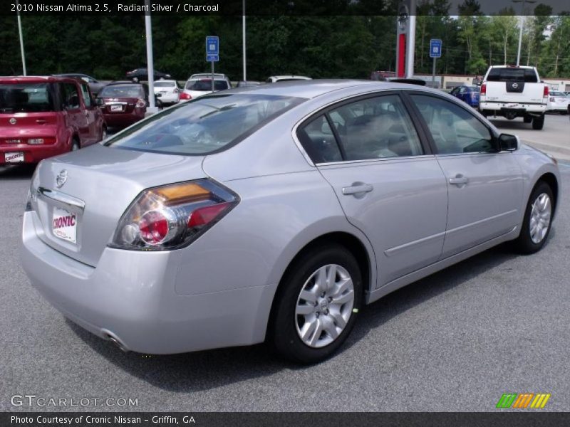 Radiant Silver / Charcoal 2010 Nissan Altima 2.5