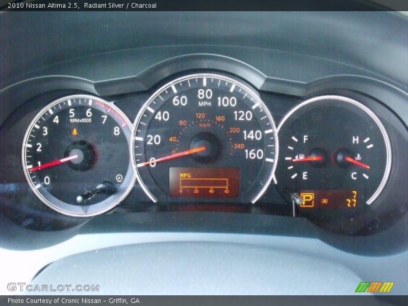 Radiant Silver / Charcoal 2010 Nissan Altima 2.5