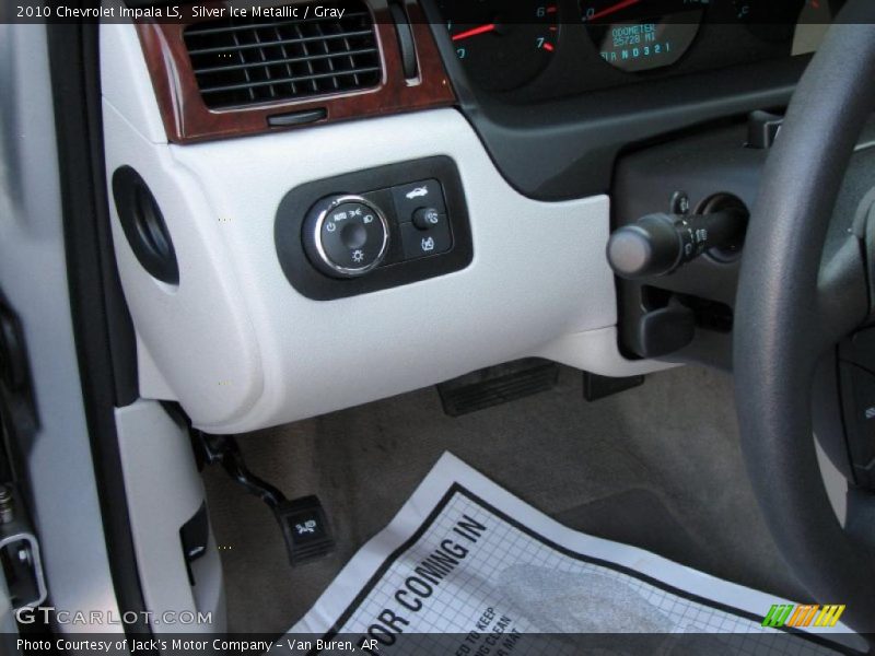 Silver Ice Metallic / Gray 2010 Chevrolet Impala LS