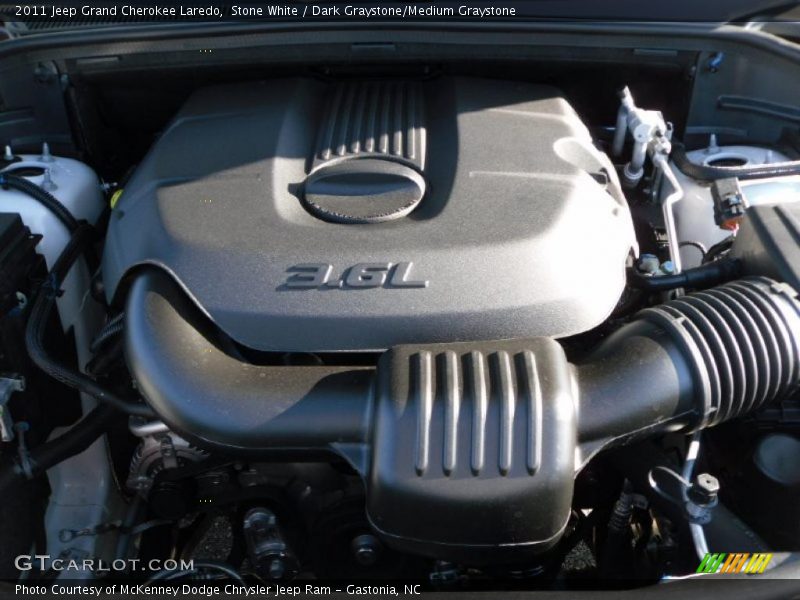 Stone White / Dark Graystone/Medium Graystone 2011 Jeep Grand Cherokee Laredo