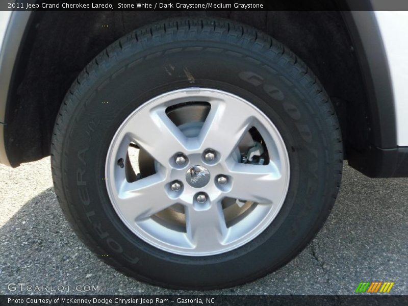 Stone White / Dark Graystone/Medium Graystone 2011 Jeep Grand Cherokee Laredo