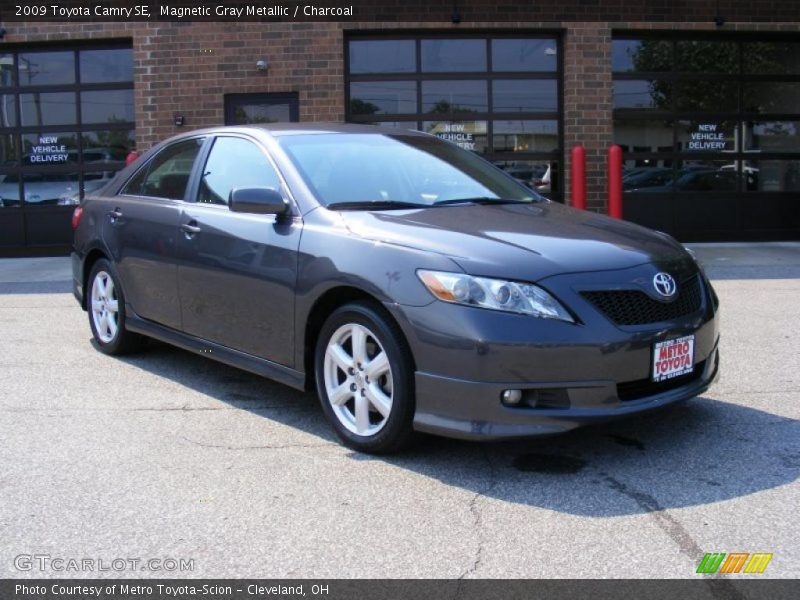Magnetic Gray Metallic / Charcoal 2009 Toyota Camry SE