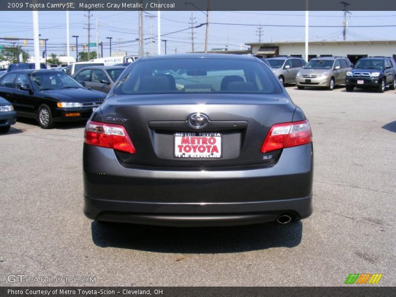 Magnetic Gray Metallic / Charcoal 2009 Toyota Camry SE