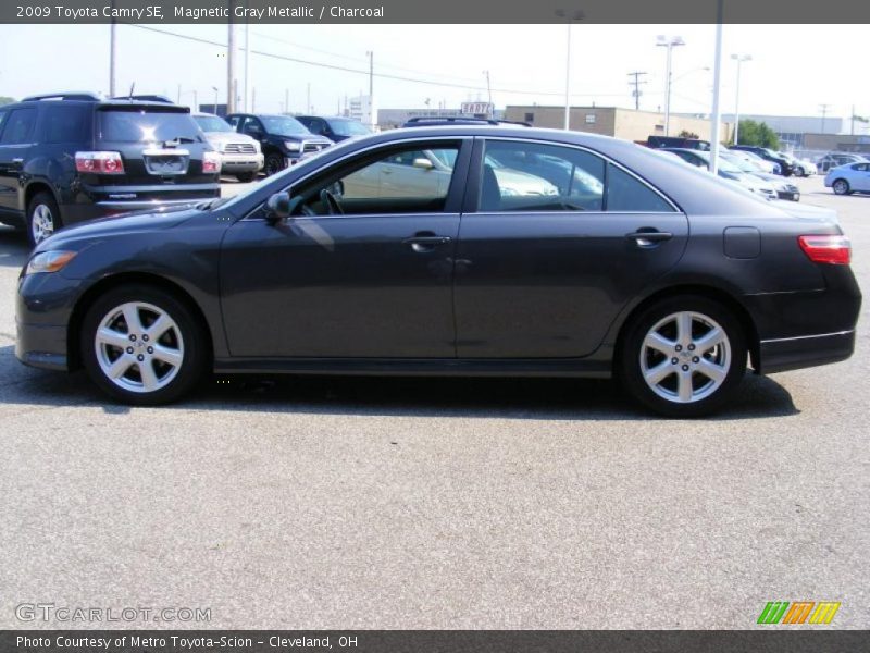 Magnetic Gray Metallic / Charcoal 2009 Toyota Camry SE
