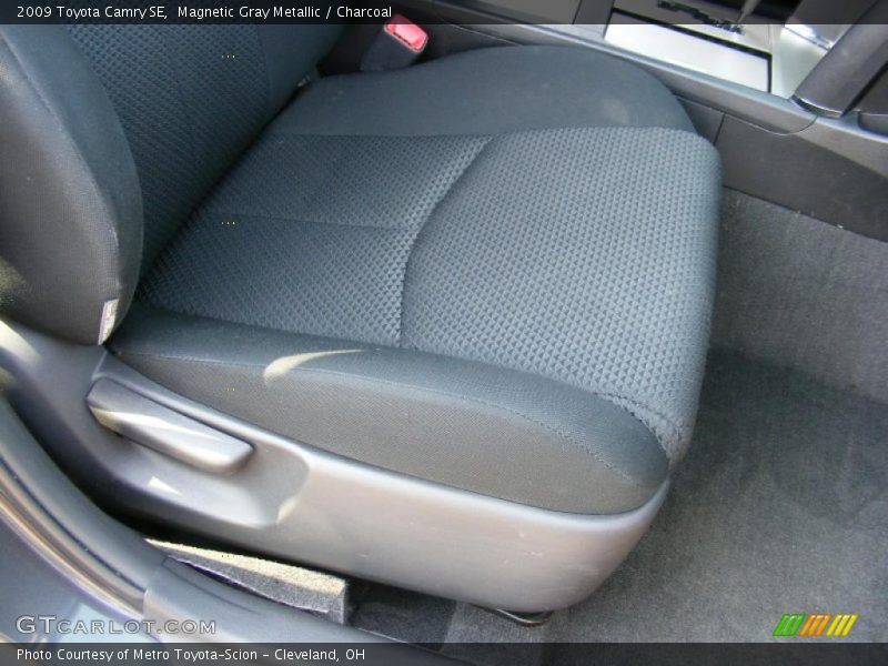 Magnetic Gray Metallic / Charcoal 2009 Toyota Camry SE