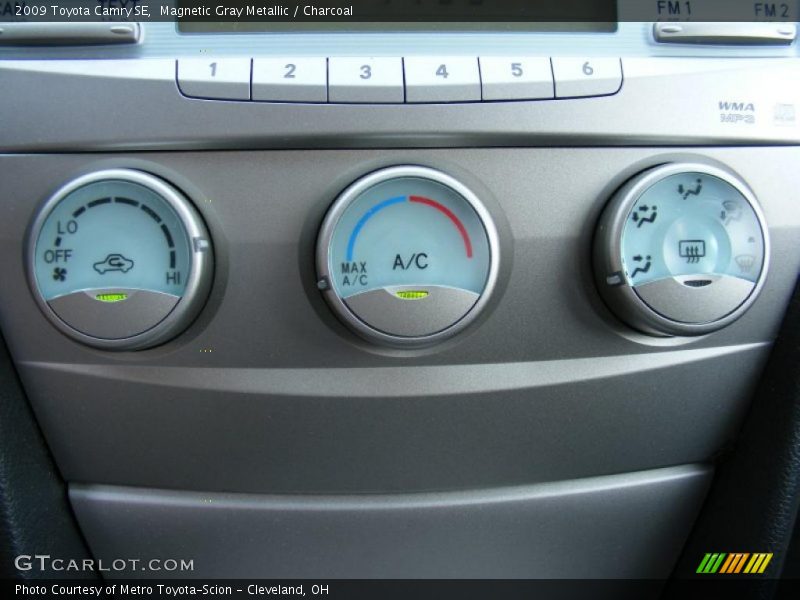 Magnetic Gray Metallic / Charcoal 2009 Toyota Camry SE