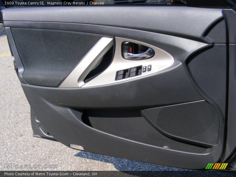 Magnetic Gray Metallic / Charcoal 2009 Toyota Camry SE