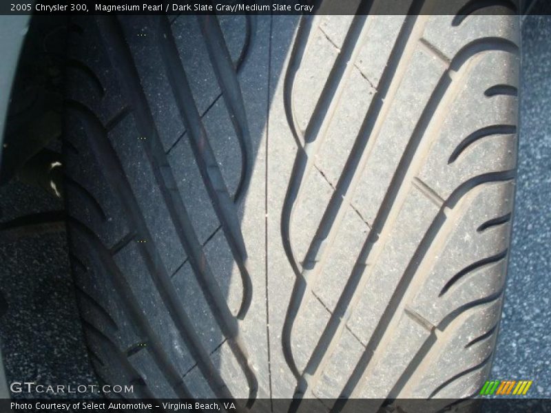 Magnesium Pearl / Dark Slate Gray/Medium Slate Gray 2005 Chrysler 300