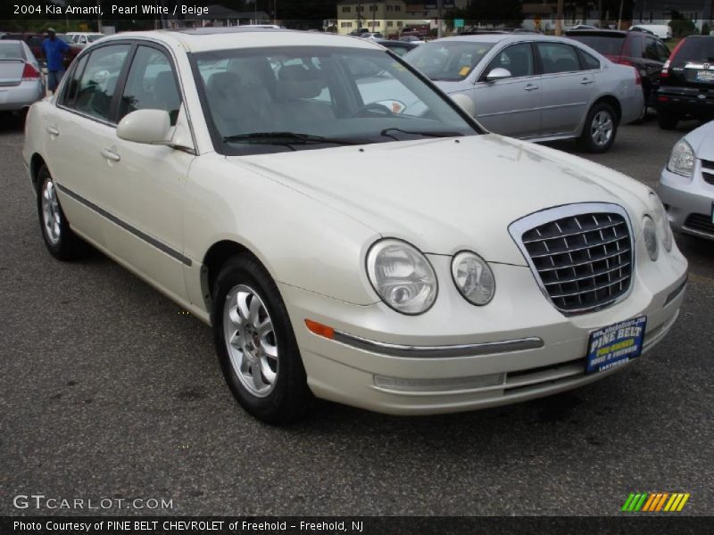 Pearl White / Beige 2004 Kia Amanti