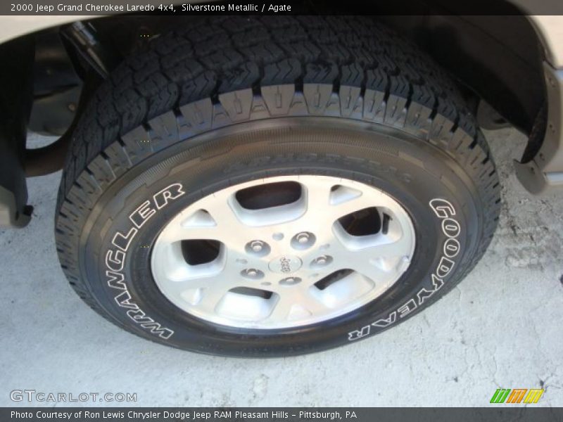 Silverstone Metallic / Agate 2000 Jeep Grand Cherokee Laredo 4x4