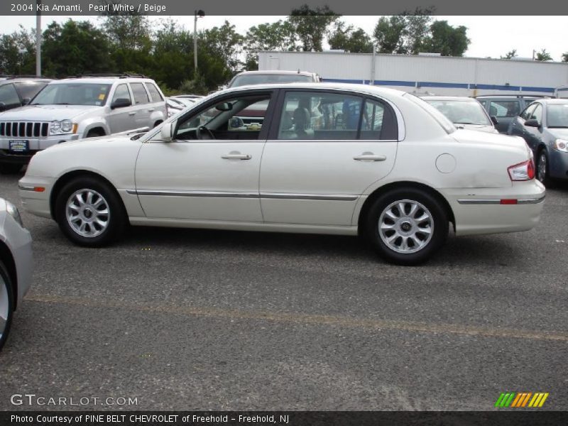Pearl White / Beige 2004 Kia Amanti