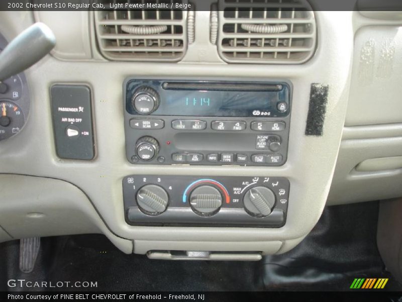 Light Pewter Metallic / Beige 2002 Chevrolet S10 Regular Cab