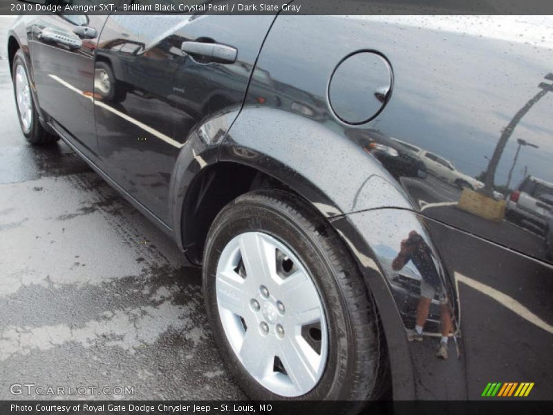 Brilliant Black Crystal Pearl / Dark Slate Gray 2010 Dodge Avenger SXT