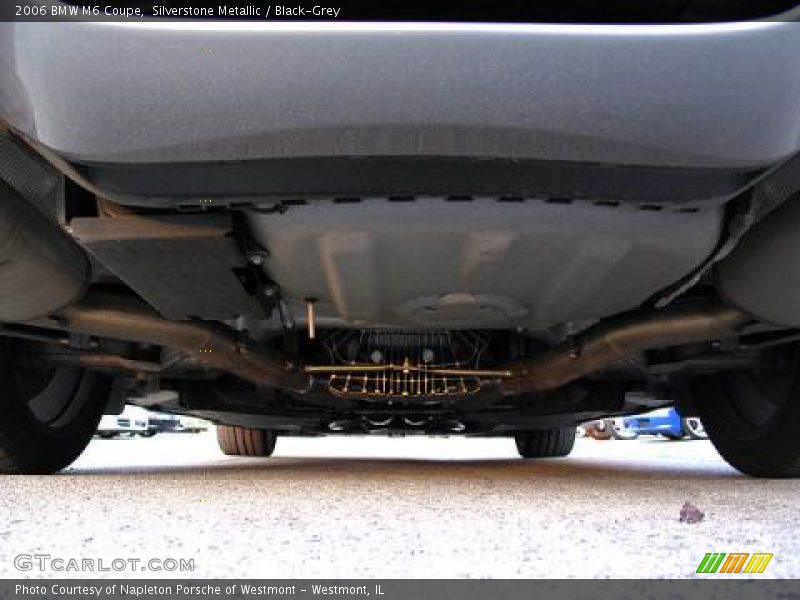 Silverstone Metallic / Black-Grey 2006 BMW M6 Coupe