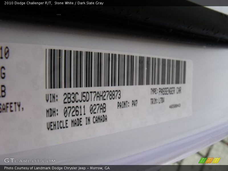 Stone White / Dark Slate Gray 2010 Dodge Challenger R/T