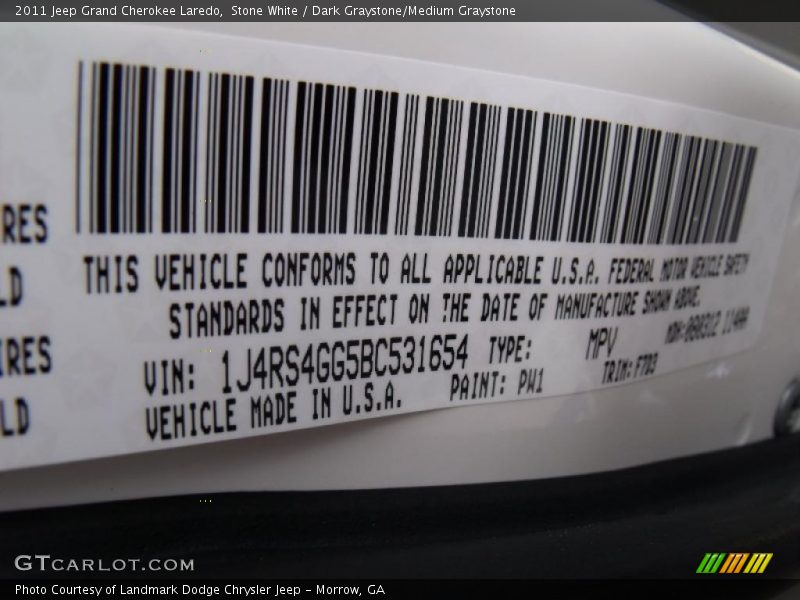 Stone White / Dark Graystone/Medium Graystone 2011 Jeep Grand Cherokee Laredo