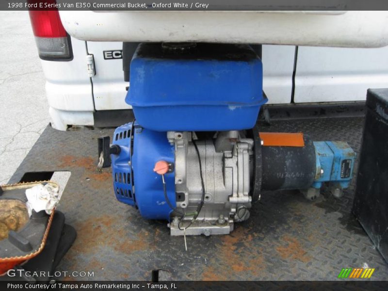 Oxford White / Grey 1998 Ford E Series Van E350 Commercial Bucket