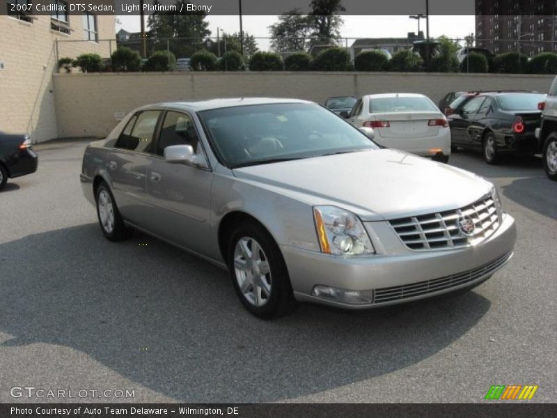 Light Platinum / Ebony 2007 Cadillac DTS Sedan