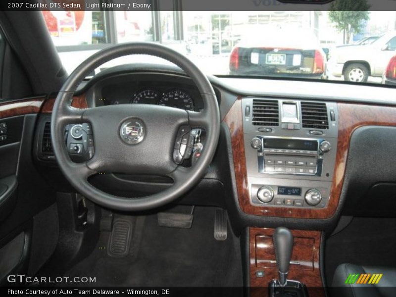 Light Platinum / Ebony 2007 Cadillac DTS Sedan