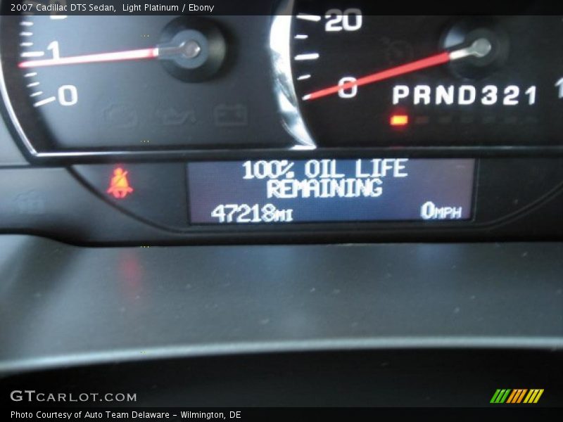 Light Platinum / Ebony 2007 Cadillac DTS Sedan
