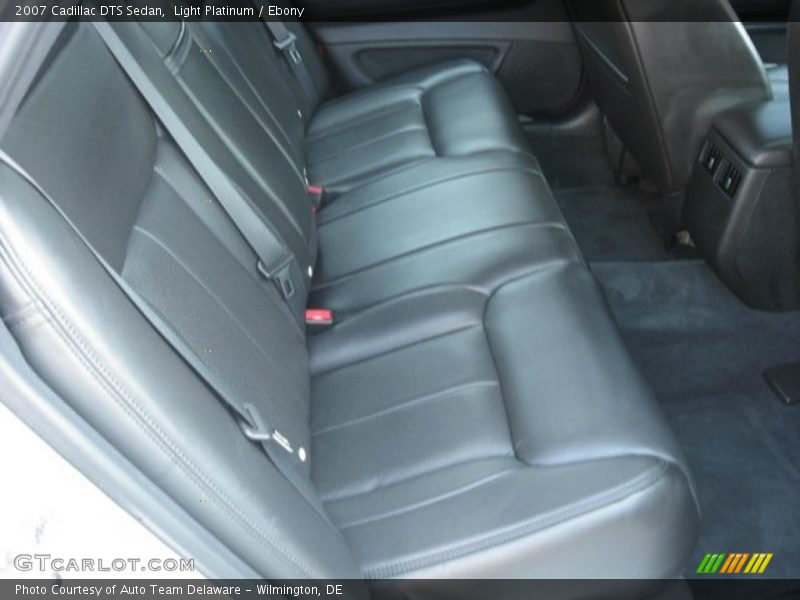 Light Platinum / Ebony 2007 Cadillac DTS Sedan