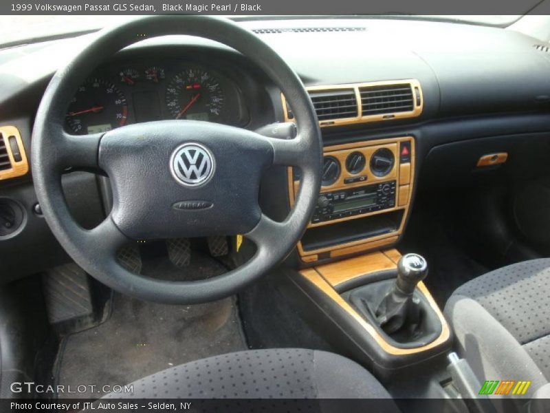 Black Magic Pearl / Black 1999 Volkswagen Passat GLS Sedan