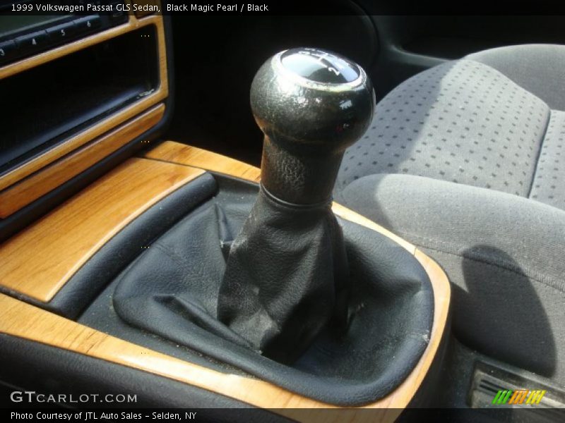 Black Magic Pearl / Black 1999 Volkswagen Passat GLS Sedan