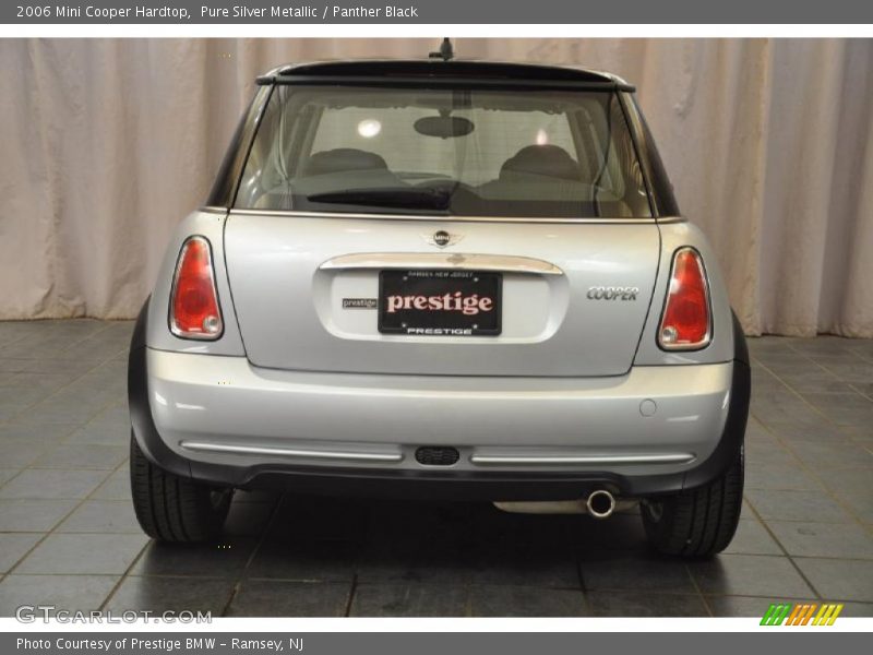 Pure Silver Metallic / Panther Black 2006 Mini Cooper Hardtop