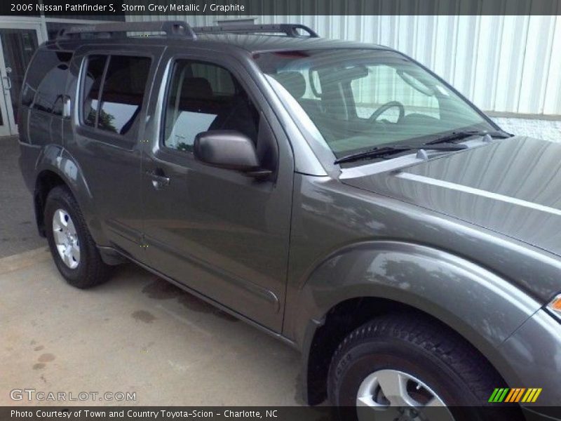 Storm Grey Metallic / Graphite 2006 Nissan Pathfinder S
