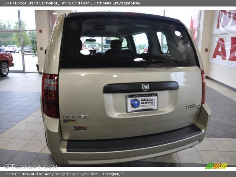 White Gold Pearl / Dark Slate Gray/Light Shale 2010 Dodge Grand Caravan SE