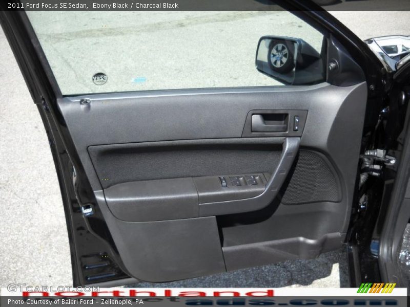 Ebony Black / Charcoal Black 2011 Ford Focus SE Sedan