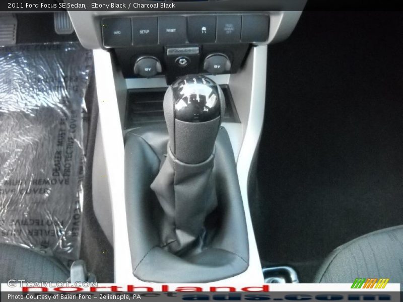 Ebony Black / Charcoal Black 2011 Ford Focus SE Sedan