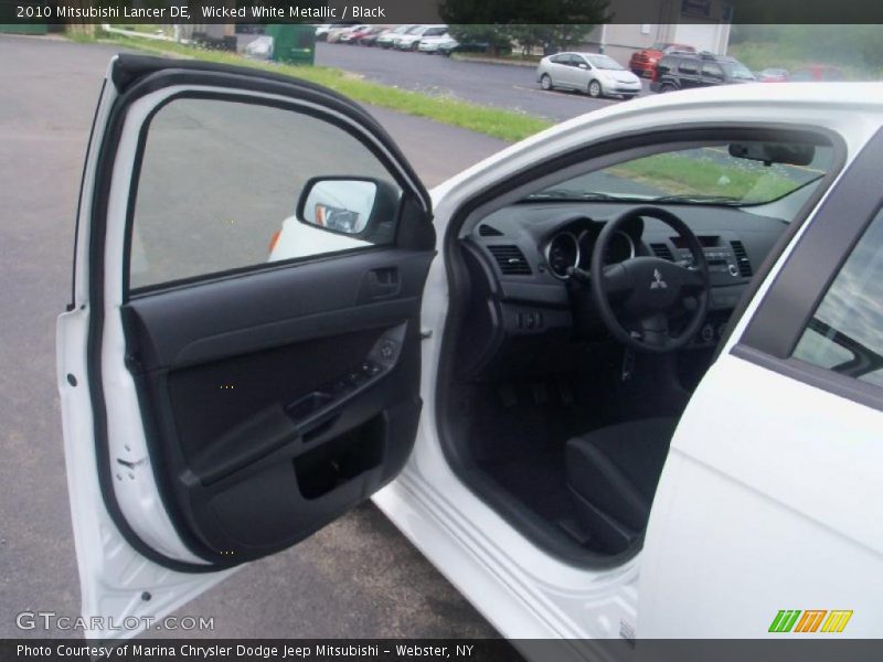 Wicked White Metallic / Black 2010 Mitsubishi Lancer DE