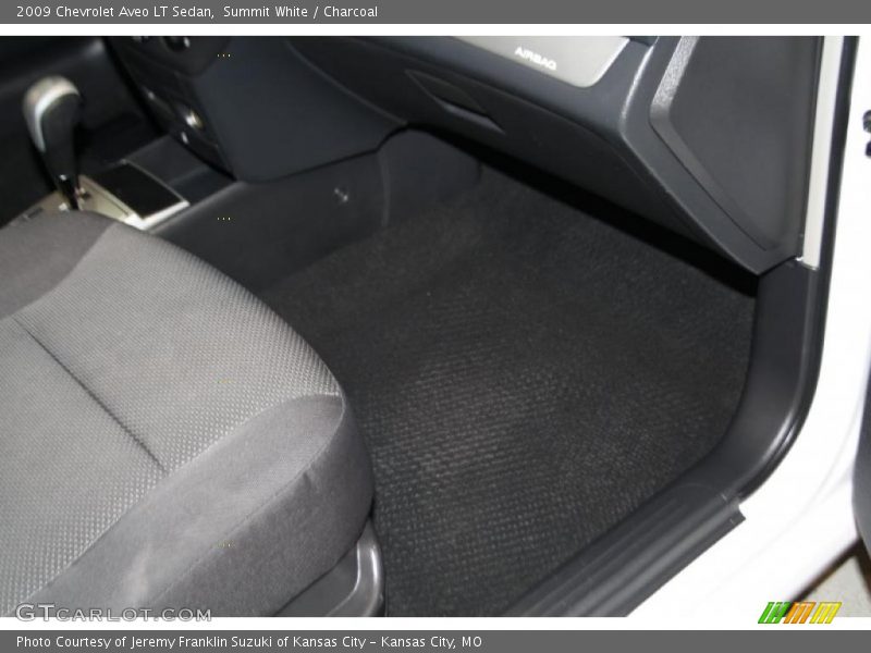 Summit White / Charcoal 2009 Chevrolet Aveo LT Sedan