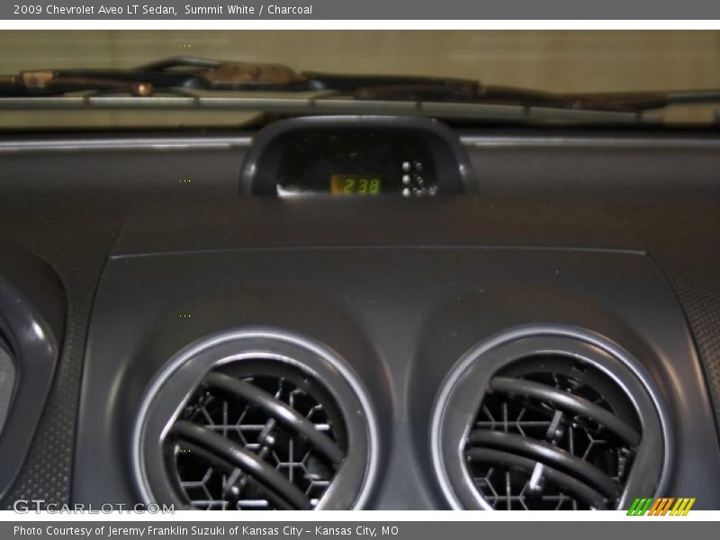 Summit White / Charcoal 2009 Chevrolet Aveo LT Sedan