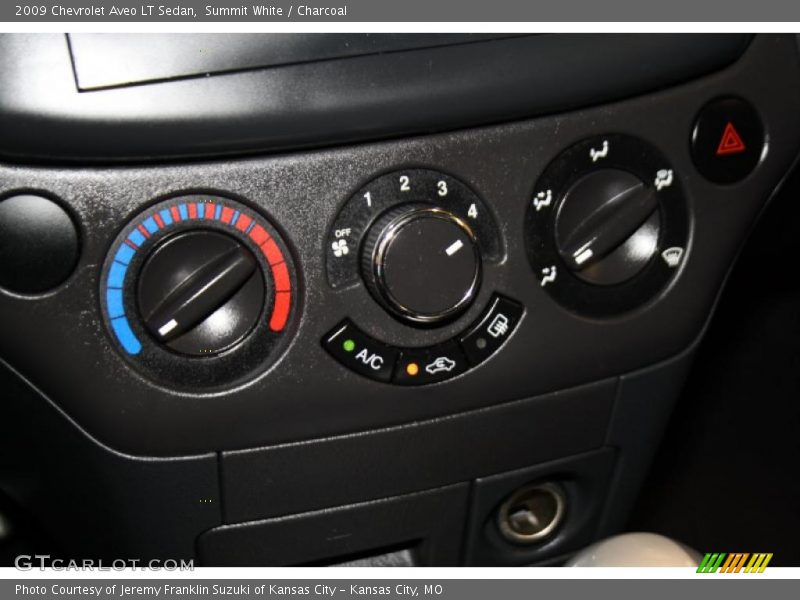 Summit White / Charcoal 2009 Chevrolet Aveo LT Sedan